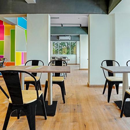 Townhouse Somani Hotel Apta Екстериор снимка