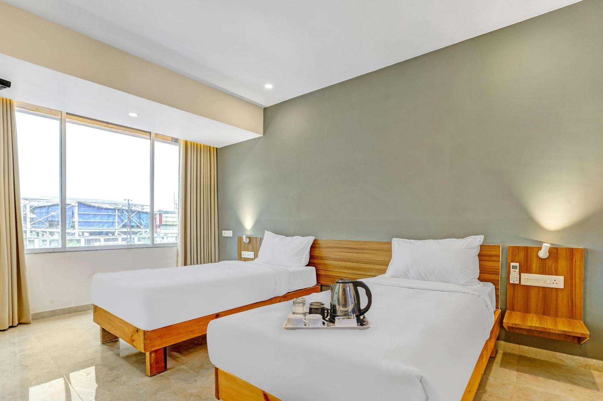 Townhouse Somani Hotel Apta Екстериор снимка