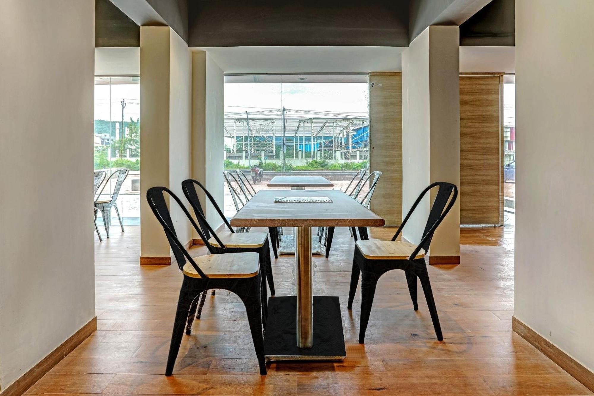 Townhouse Somani Hotel Apta Екстериор снимка